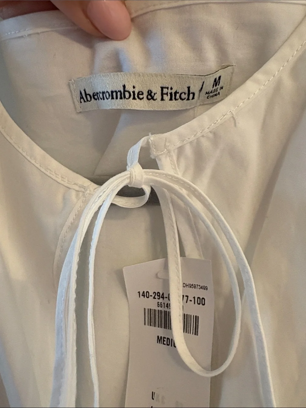 NWT Abercrombie & Fitch White Puff-Sleeve Tie Front Blouse